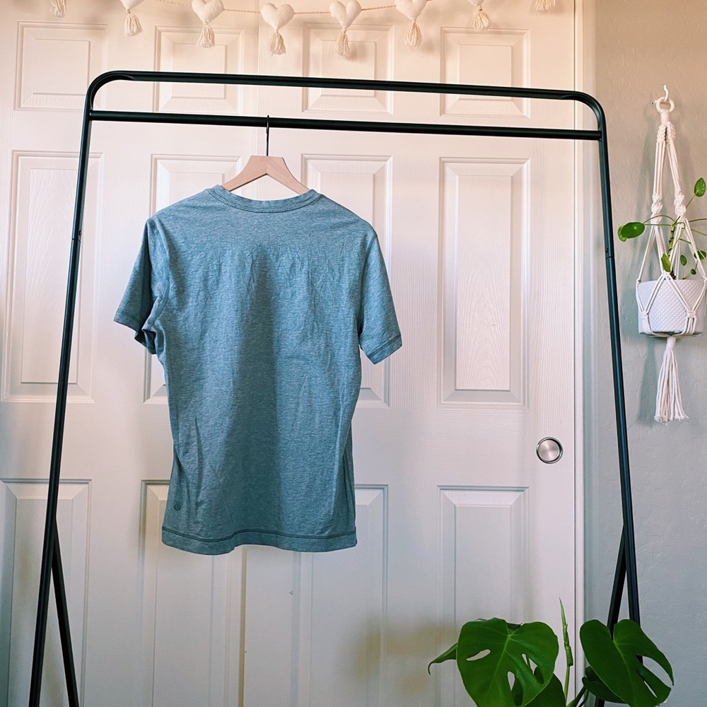 Lululemon 5 Year Basic V - image 3